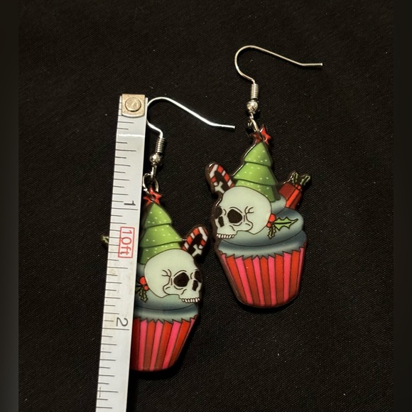 Christmas Skull Cupcake Earrings - Picture 2 of 2